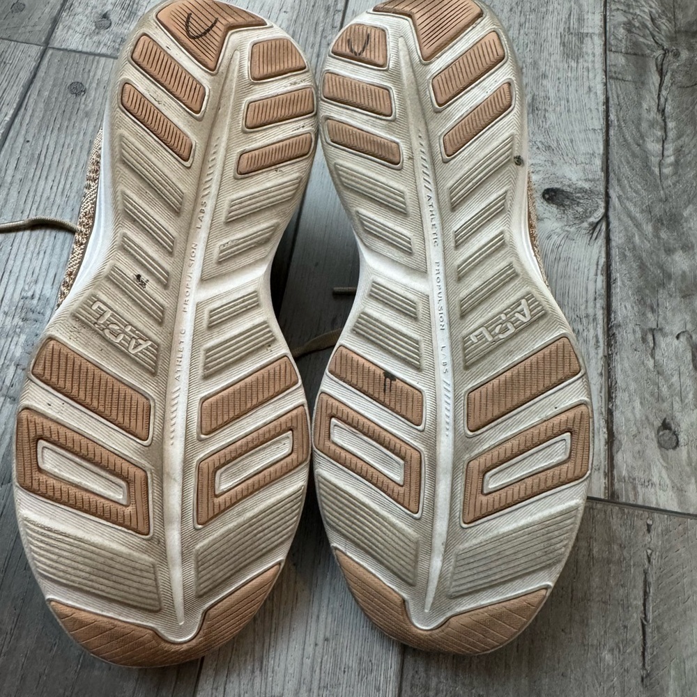 APL Athletic Propulsion Labs Techloom Pro Sneaker in Rose Gold & Parchment US 6 - Picture 7 of 11